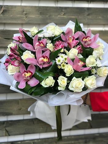 Букет цветов из: Розы и Хризантемы в Курсаково