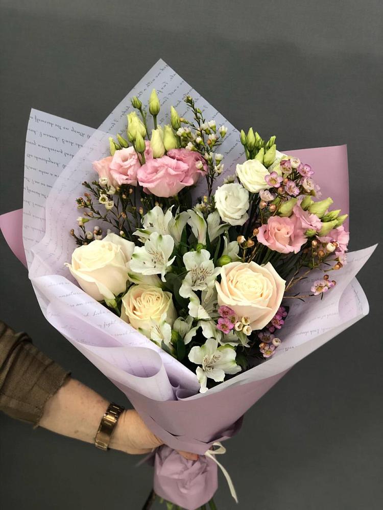 Букет цветов из: Альстромерии, Розы и Лизиантусы в Курсаково