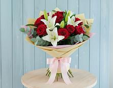 Букет цветов из:  Лилии и Розы в Курсаково