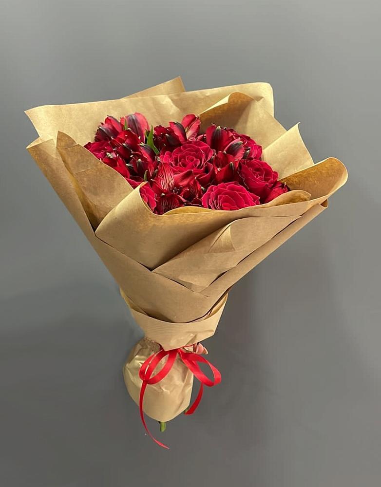 Букет цветов из: Альстромерии и Розы в Курсаково