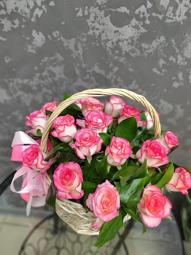 Цветочная композиция из Розы в корзине в Курсаково