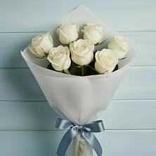 Букет 7 Белых роз Эдлесс Лав в Курсаково