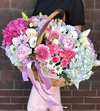 Цветочная композиция из Розы, Хризантемы, Пионы и Лизиантусы в корзине #REPLACE_PRED# Курсаково