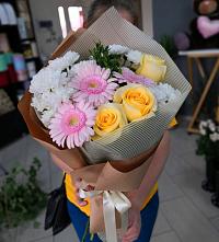 Букет цветов из:  Герберы, Розы и Хризантемы в Курсаково