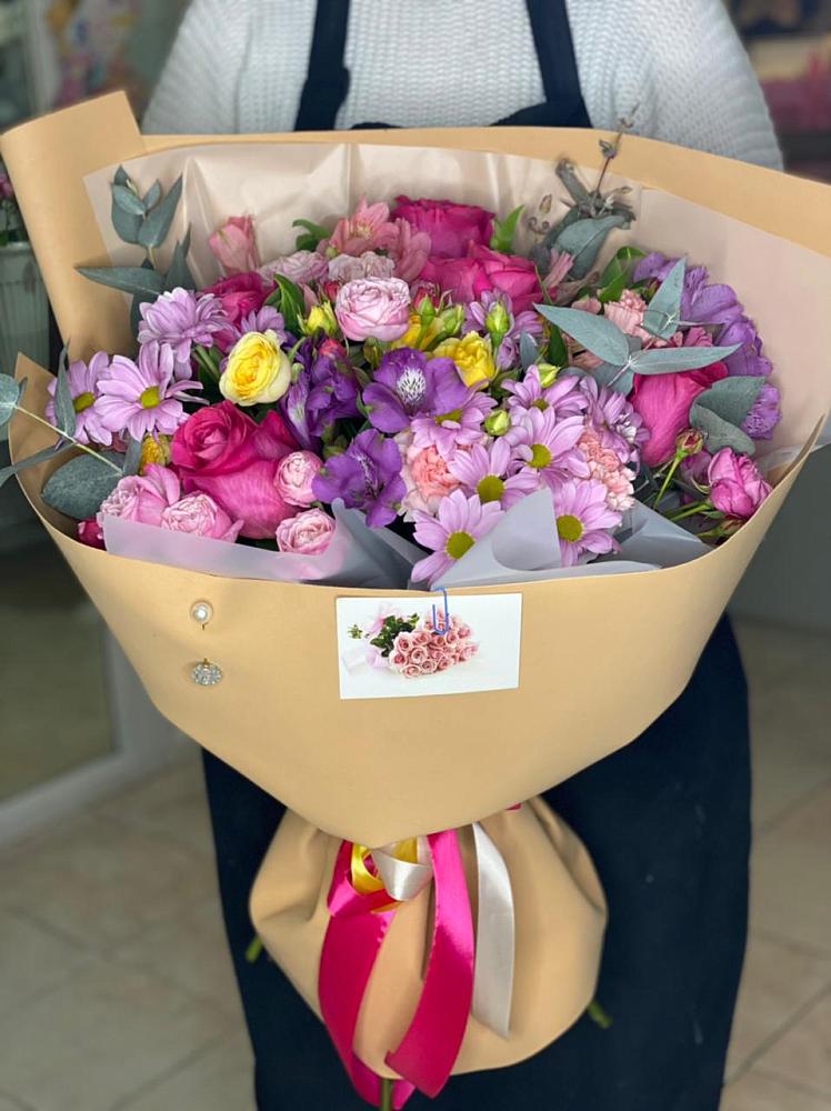 Букет цветов из: Хризантемы, Гвоздики и Альстромерии в Курсаково