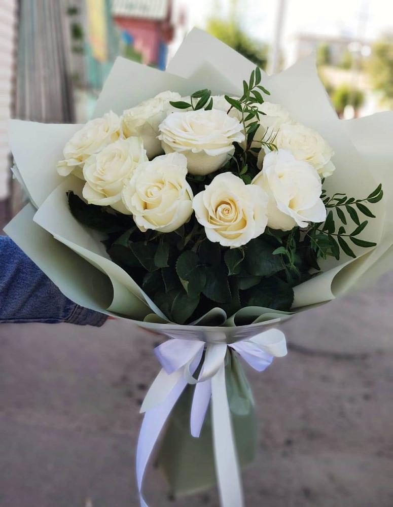 Букет Белые розы Проуд в Курсаково