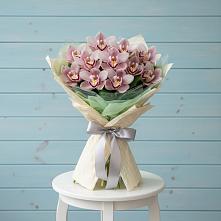 Букет цветов из:  Орхидеи и Розы в Курсаково