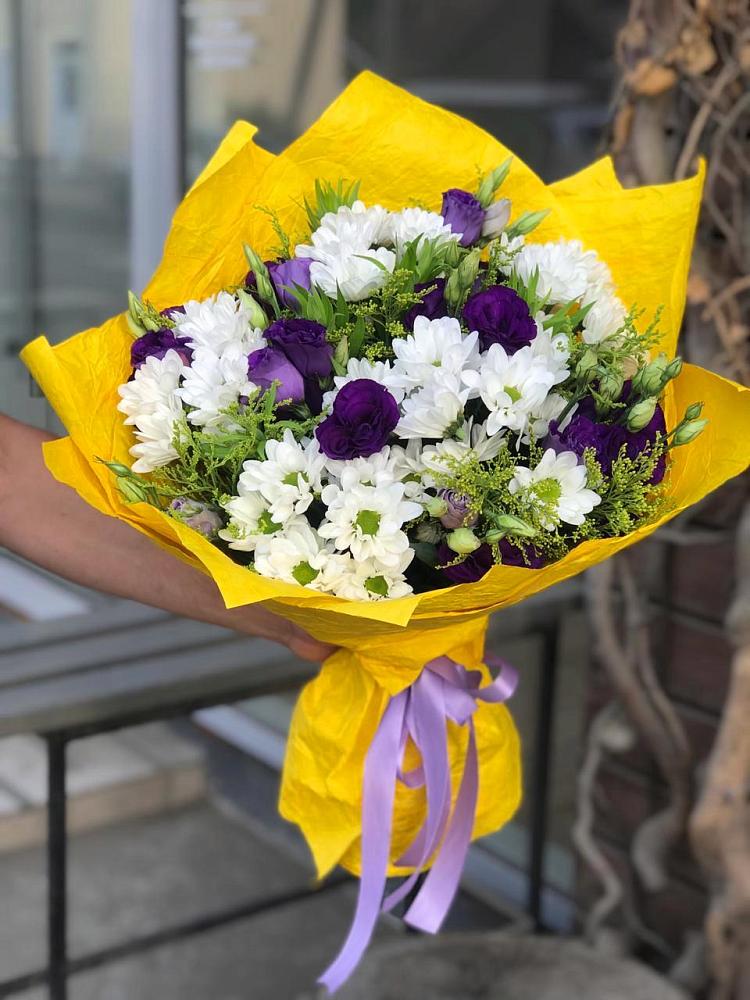 Букет цветов из: Ирисы, Хризантемы и Ромашки в Курсаково