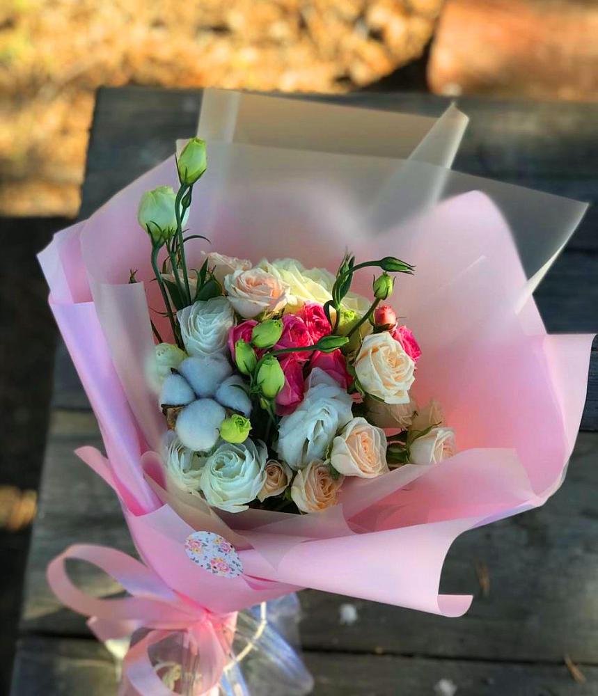 Букет цветов из: Розы и Лизиантусы в Курсаково