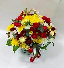 Цветочная композиция из Хризантемы и Розы в корзине в Курсаково