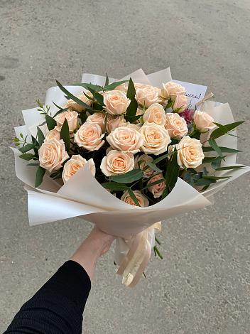 Букет Кремовые розы Латте в Курсаково