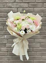 Букет цветов из:  Гвоздики, Розы, Лизиантусы и Хризантемы в Курсаково