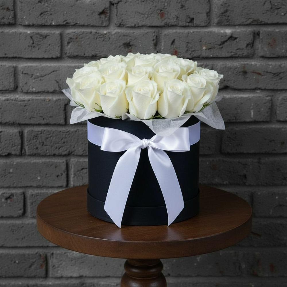 Цветочная композиция из Розы в шляпной коробке в Курсаково