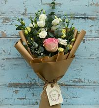 Букет цветов из:  Розы и Лизиантусы в Курсаково