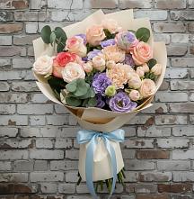 Букет цветов из:  Розы, Лизиантусы и Гвоздики в Курсаково