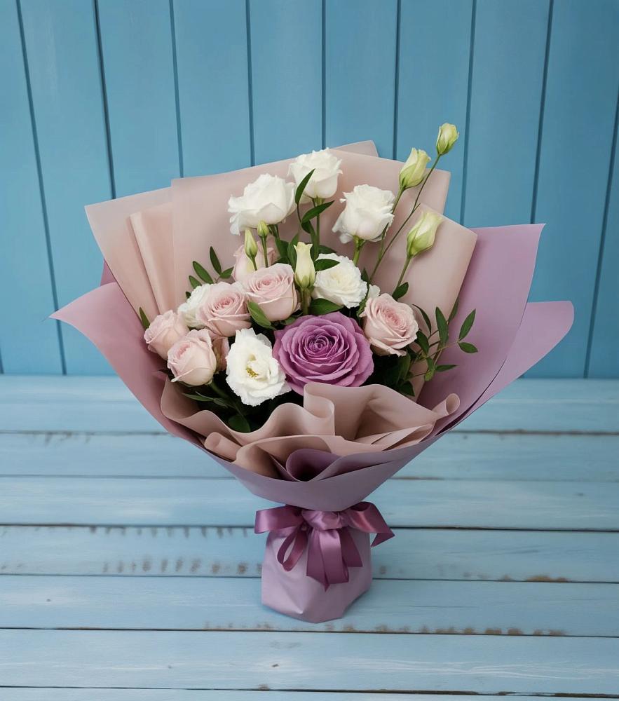 Букет цветов из: Розы и Лизиантусы в Курсаково